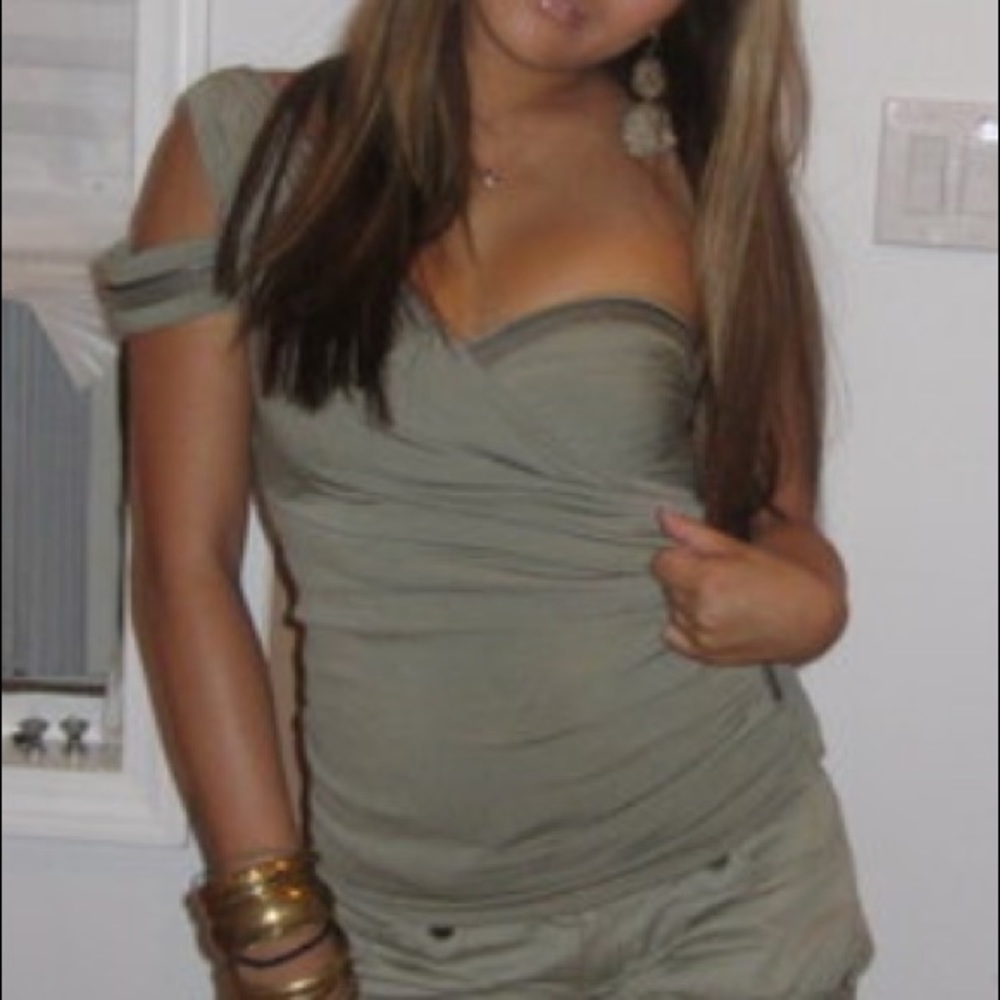 Bebe by kardashian top w zipper detail
